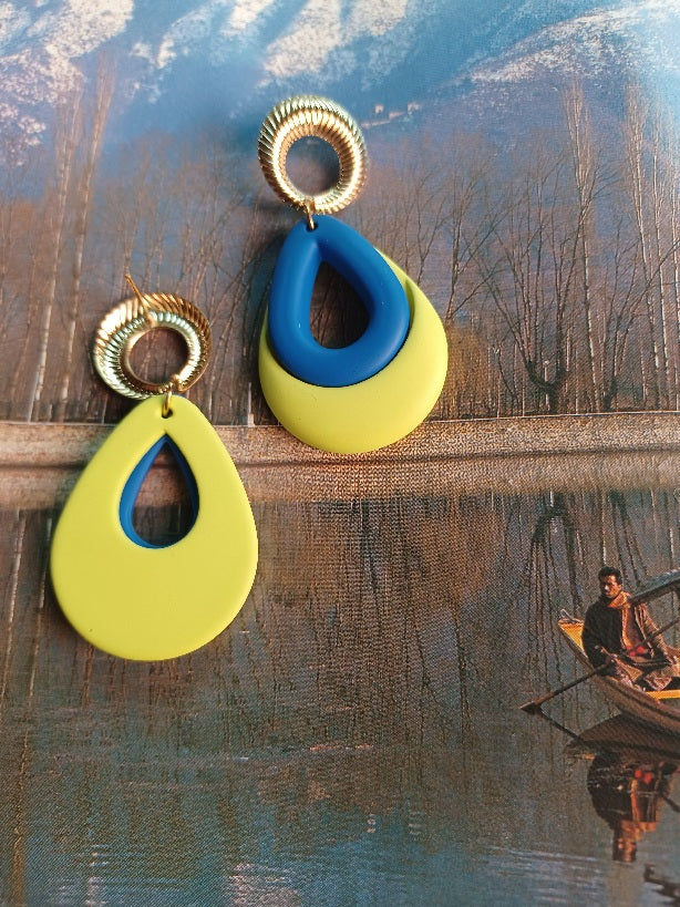 Two tone hoop loops
